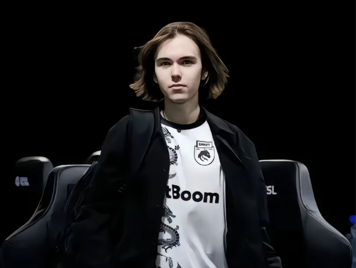 什么是“自我博弈”？解析十三水高手在空闲时进行的左手打右手训练。（十三水高手闲暇如何自我博弈？揭示“左手打右手”训练法）