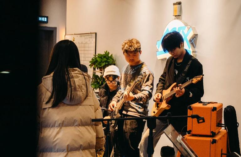 德州扑克不是靠技巧堆叠（德州扑克的关键不在于技术堆砌）