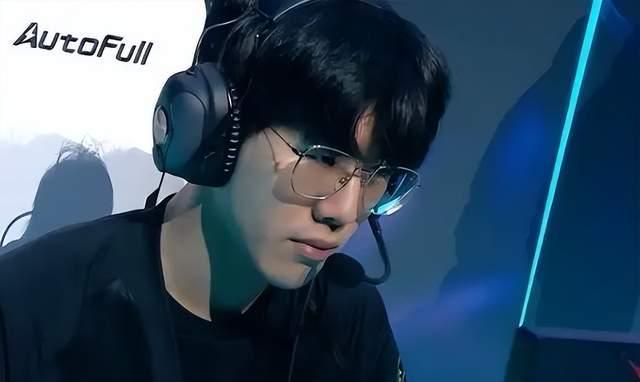 LNG Esports 官方： XiaoPeng 加入团队担任助理教练