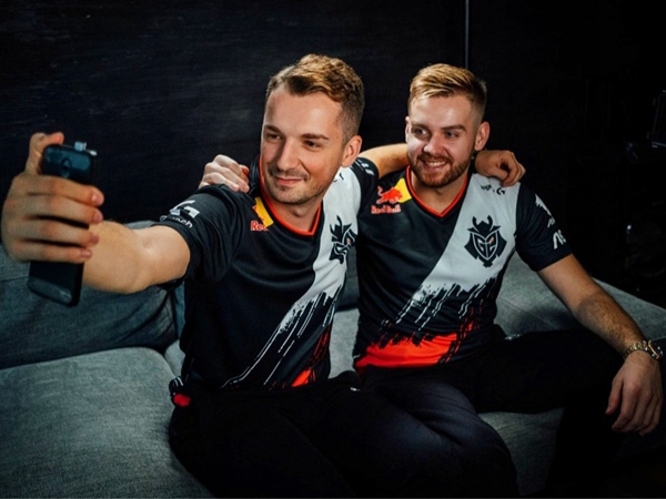 百家乐“切牌”学问：玩家参与切牌对靴牌随机性的真实心理干预。（揭秘百家乐切牌：玩家参与如何以心理效应干扰靴牌的随机性）