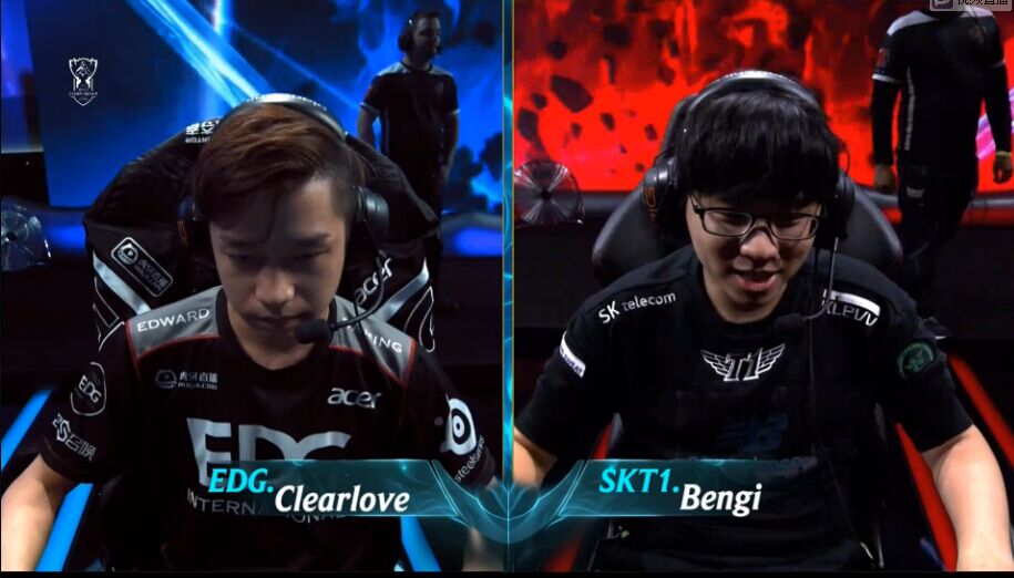 解析二八杠的“白板”张：为什么这张牌在关键时刻能左右点数平衡？（解密二八杠白板牌：为何它在关键时刻能扭转点数天平？）